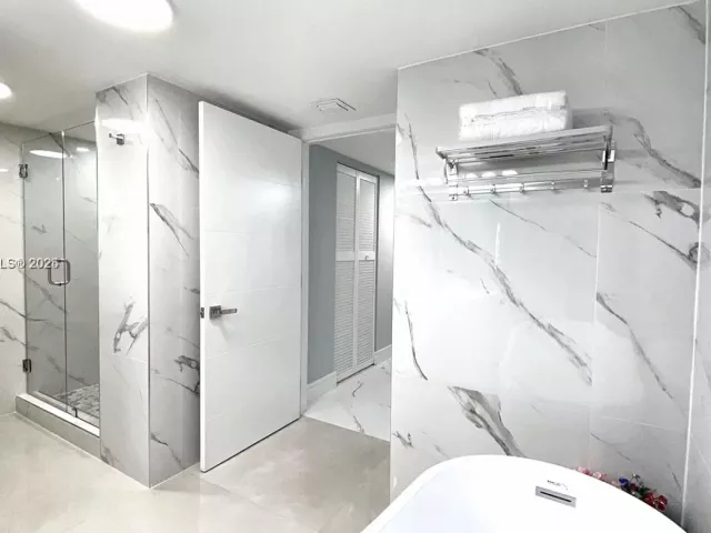 1-bedroom condo for rent in Miami - 1717 N Bayshore Dr A-1950 - MondialRealty