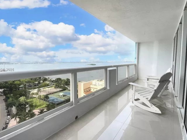 1-bedroom condo for rent in Miami - 1717 N Bayshore Dr A-1950 - MondialRealty