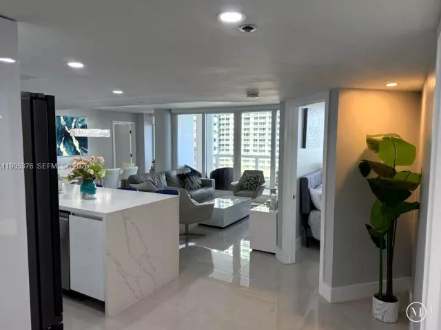 2-bedroom condo for rent in Miami - 1717 N Bayshore Dr A-1840 - MondialRealty