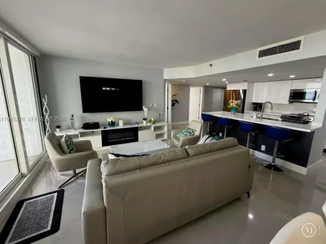 2-bedroom condo for rent in Miami - 1717 N Bayshore Dr A-1840 - MondialRealty