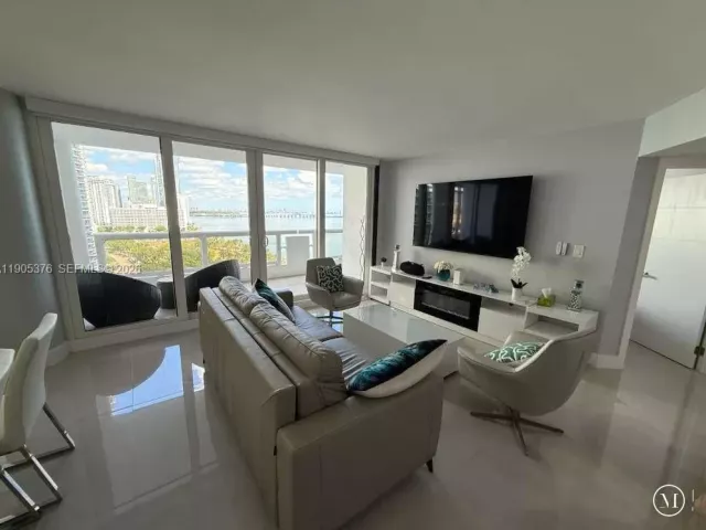 2-bedroom condo for rent in Miami - 1717 N Bayshore Dr A-1840 - MondialRealty
