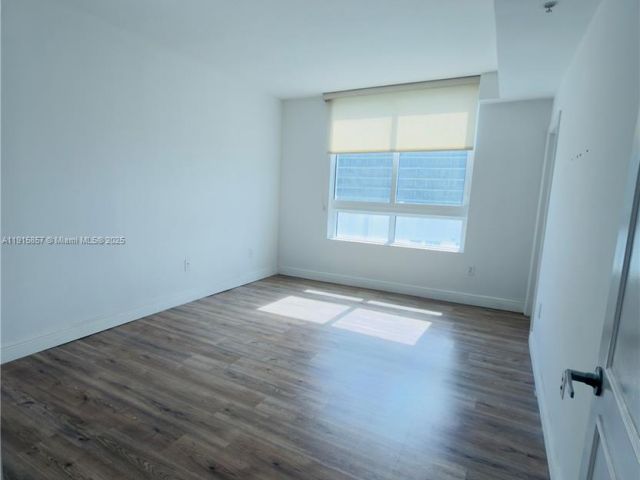 Apartment for rent  Unit #3811 - photo 6809700