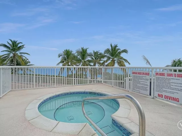 1-bedroom condo for rent in Miami Beach - 5401 Collins Ave 931 - MondialRealty