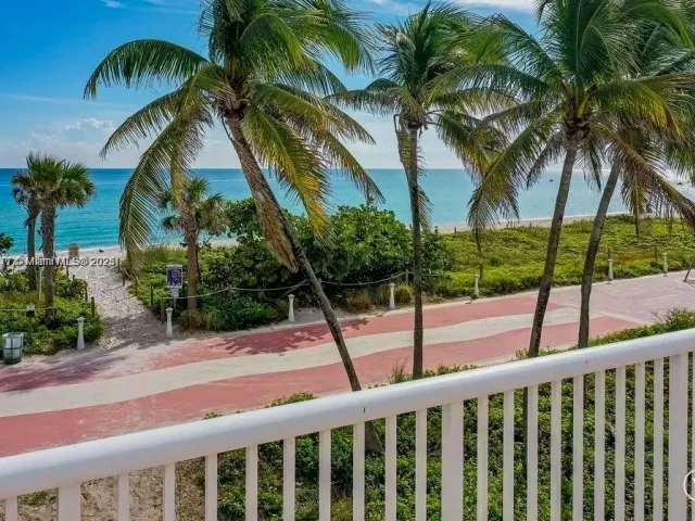 1-bedroom condo for rent in Miami Beach - 5401 Collins Ave 931 - MondialRealty