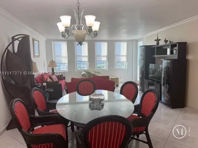 1-bedroom condo for rent in Miami Beach - 5401 Collins Ave 931 - MondialRealty