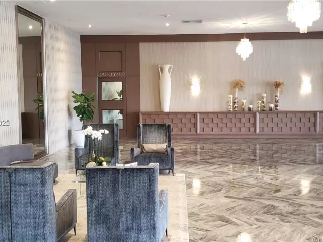 1-bedroom condo for rent in Miami Beach - 5401 Collins Ave 931 - MondialRealty