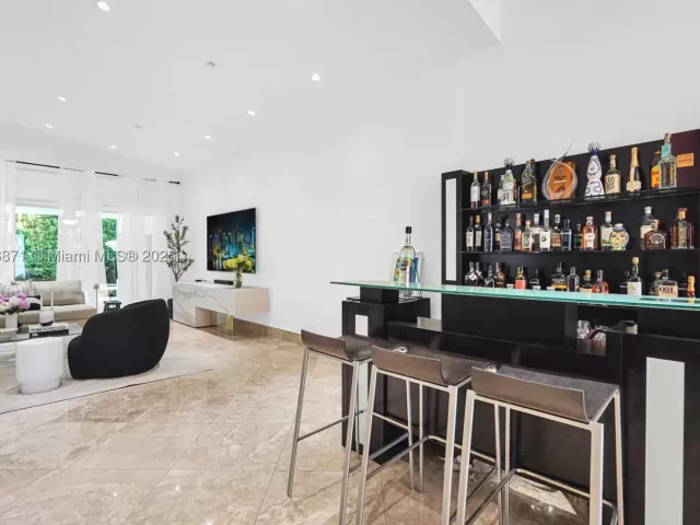 3-bedroom home for sale in Bal Harbour - 145 Bal Bay Dr - MondialRealty
