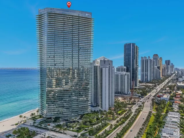 4-bedroom condo for sale in Sunny Isles Beach - 18975 Collins Ave 1002 - MondialRealty