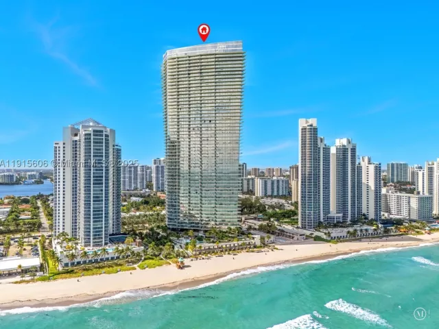 4-bedroom condo for sale in Sunny Isles Beach - 18975 Collins Ave 1002 - MondialRealty