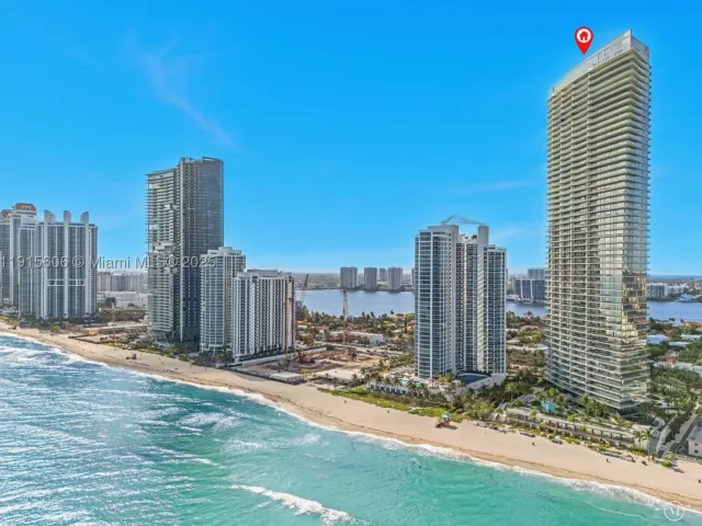 4-bedroom condo for sale in Sunny Isles Beach - 18975 Collins Ave 1002 - MondialRealty