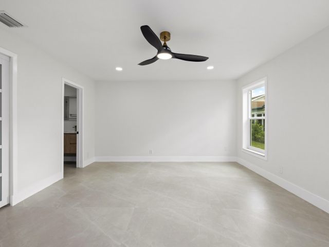 Home for sale at 7718 San Mateo Drive E - photo 6808798