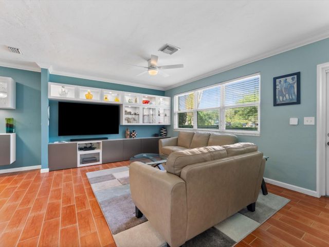 Home for sale at 320 Summa Street - photo 6813983
