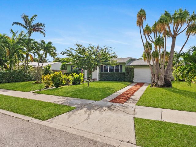 Home for sale at 320 Summa Street - photo 6813986
