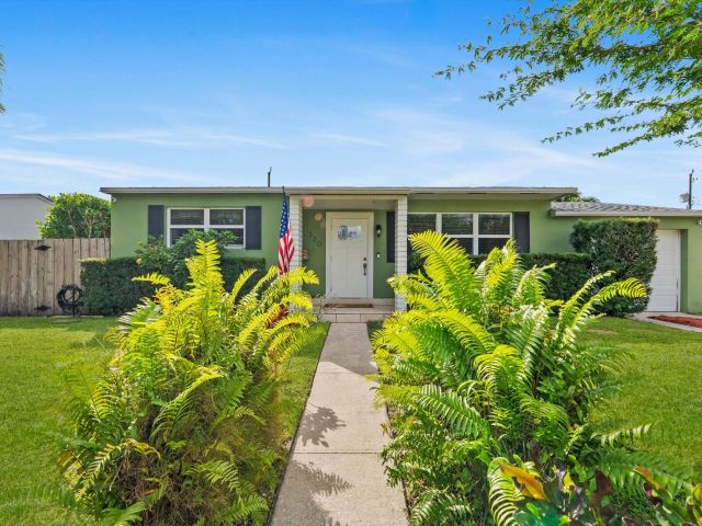 Home for sale at 320 Summa Street - photo 6813987