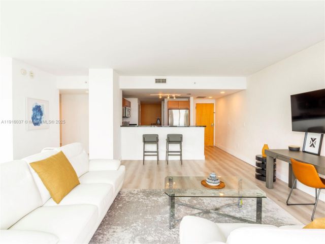 Apartment for rent  Unit #3703 - photo 6808773