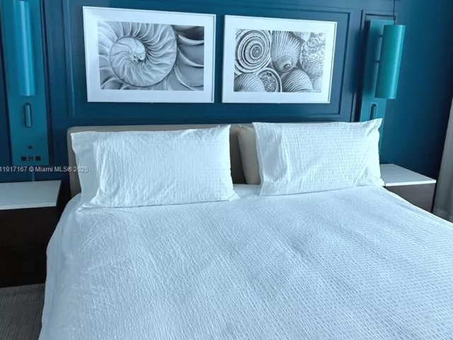 2-bedroom condo for sale in Sunny Isles Beach - 17315 Collins Ave 2006 - MondialRealty