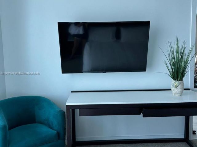 Apartment for sale  Unit #2006 - photo 6818082