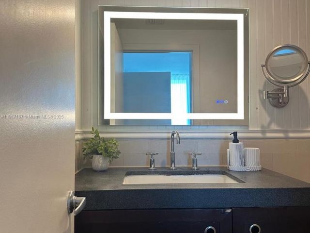 Apartment for sale  Unit #2006 - photo 6818092