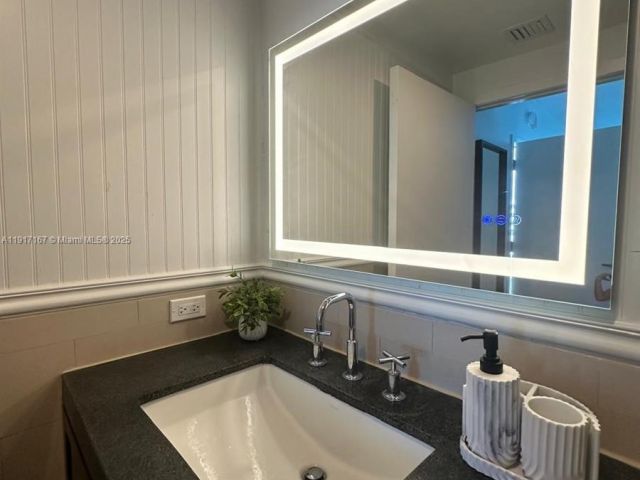 Apartment for sale  Unit #2006 - photo 6818093