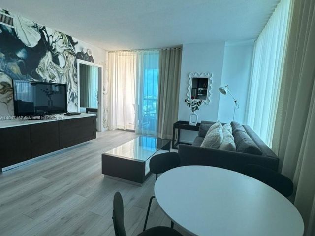 Apartment for sale  Unit #2006 - photo 6818096