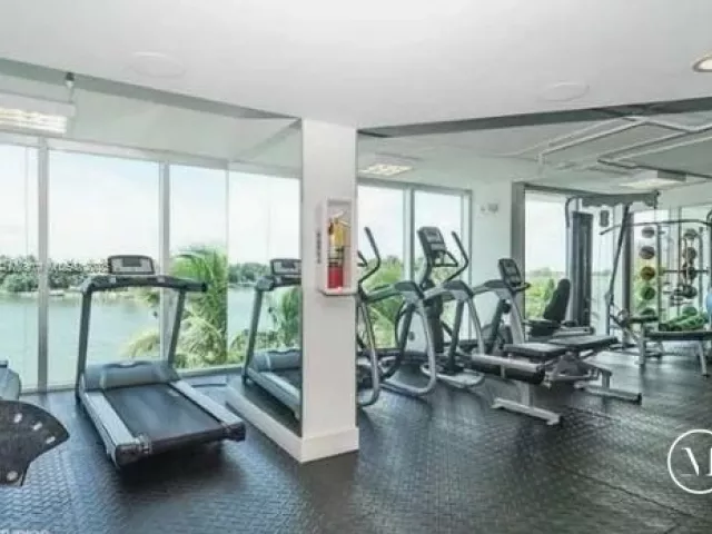1-bedroom condo for sale in Miami Beach - 6700 Indian Creek Dr 1103 - MondialRealty