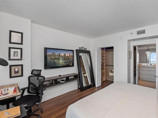 Apartment for sale  Unit #2918 - photo 6812135