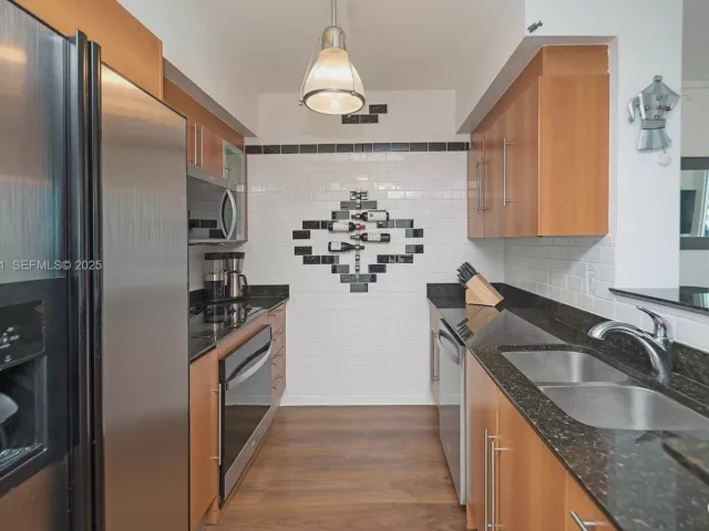 1-bedroom condo for sale in Miami - 325 S Biscayne Blvd 2918 - MondialRealty