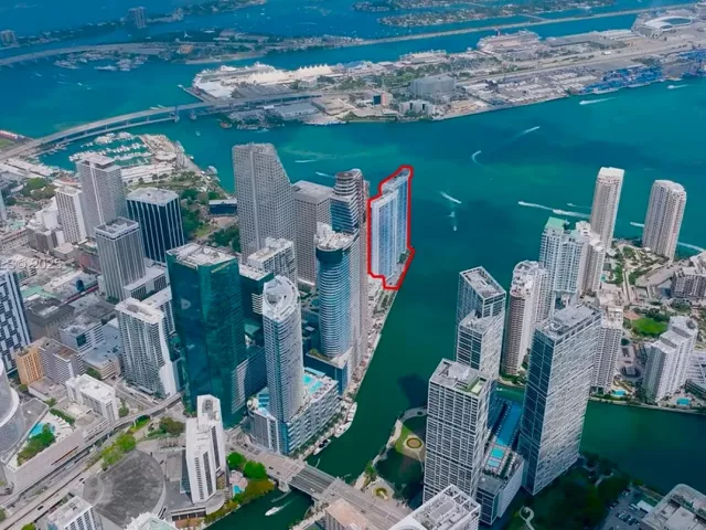 1-bedroom condo for sale in Miami - 325 S Biscayne Blvd 2918 - MondialRealty