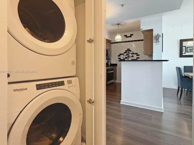 1-bedroom condo for sale in Miami - 325 S Biscayne Blvd 2918 - MondialRealty