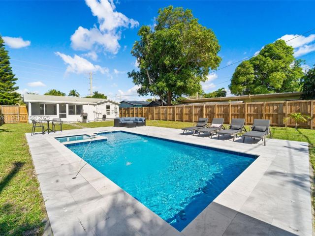 Home for rent at 1464 NE 24th St - photo 6807211