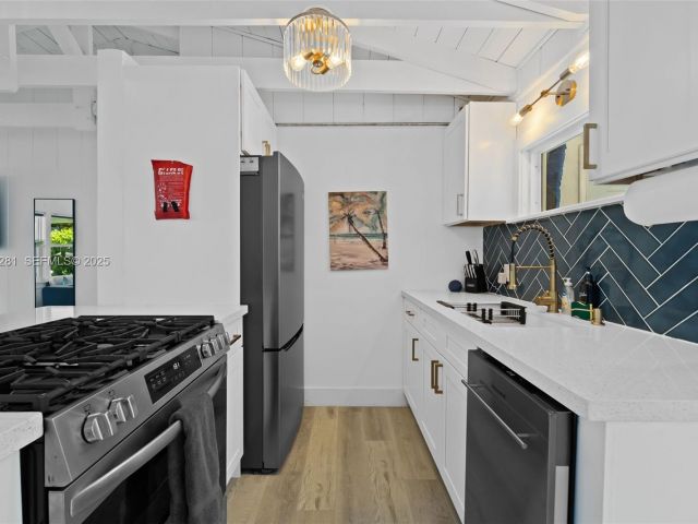 Home for rent at 1464 NE 24th St - photo 6807221