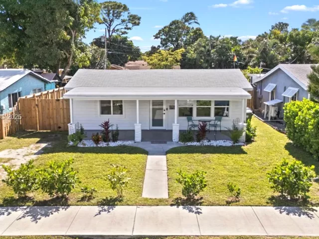 2-bedroom home for rent in Wilton Manors - 1464 NE 24th St - MondialRealty