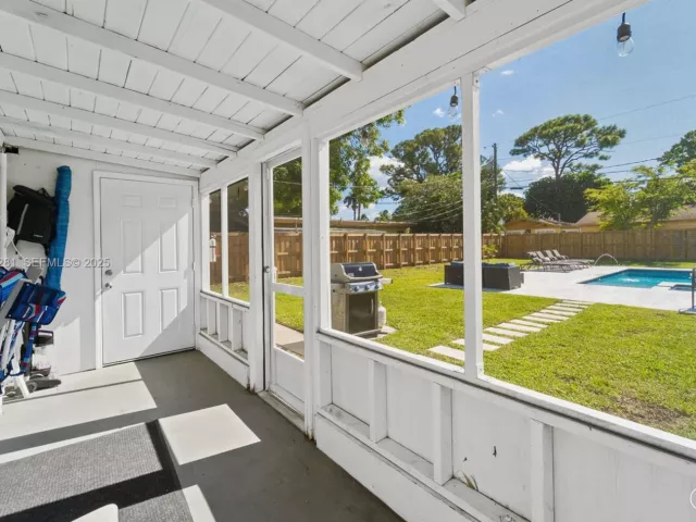 2-bedroom home for rent in Wilton Manors - 1464 NE 24th St - MondialRealty