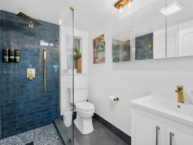 2-bedroom home for rent in Wilton Manors - 1464 NE 24th St - MondialRealty