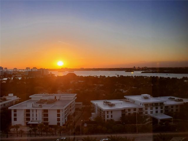 Apartment for rent  Unit #523 - photo 6817205