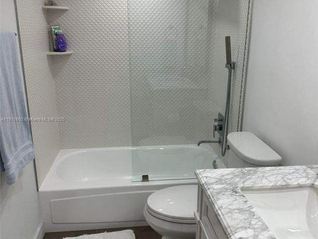 Apartment for rent  Unit #523 - photo 6817207