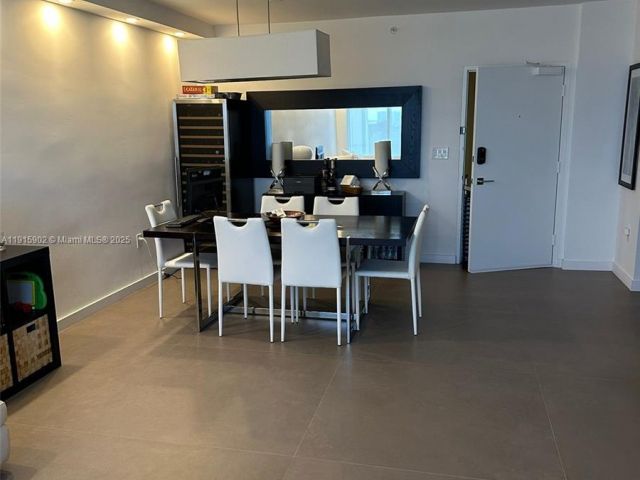 Apartment for rent  Unit #523 - photo 6817211