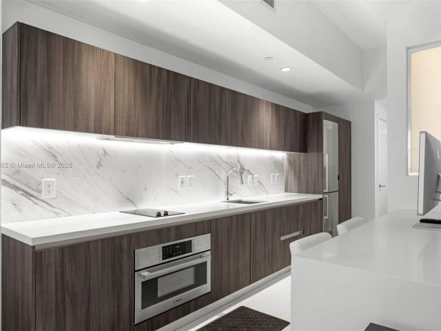 Apartment for rent  Unit #300 - photo 6808214