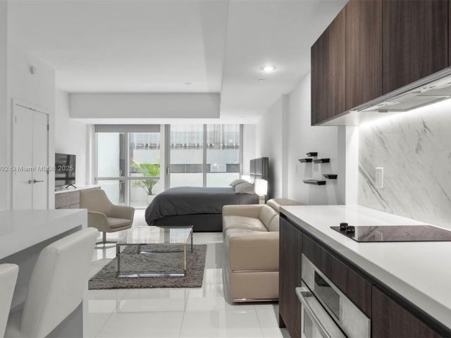 Apartment for rent  Unit #300 - photo 6808215