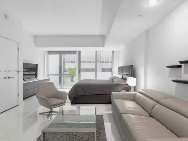condo for rent in Miami - 851 NE 1st Ave 300 - MondialRealty