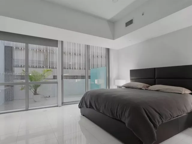 condo for rent in Miami - 851 NE 1st Ave 300 - MondialRealty