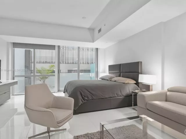 condo for rent in Miami - 851 NE 1st Ave 300 - MondialRealty