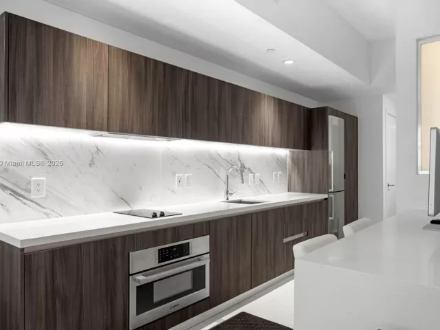 condo for rent in Miami - 851 NE 1st Ave 300 - MondialRealty