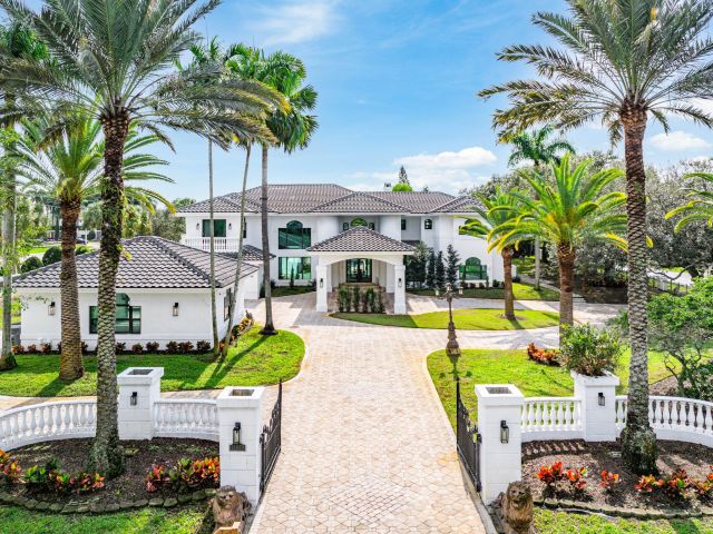 Home for sale at 17600 E Fieldbrook Circle E - photo 6846576