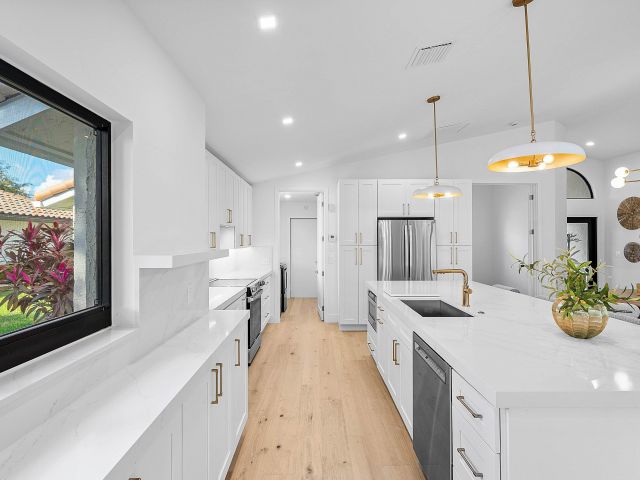 Home for sale at 5723 Aspen Ridge Circle - photo 6826340