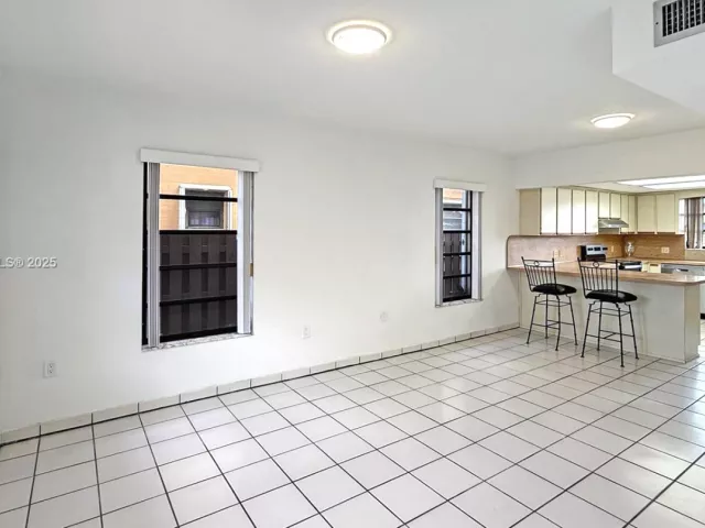 5-bedroom home for rent in Miami - 8877 SW 36th St - MondialRealty