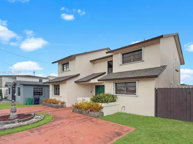 5-bedroom home for rent in Miami - 8877 SW 36th St - MondialRealty