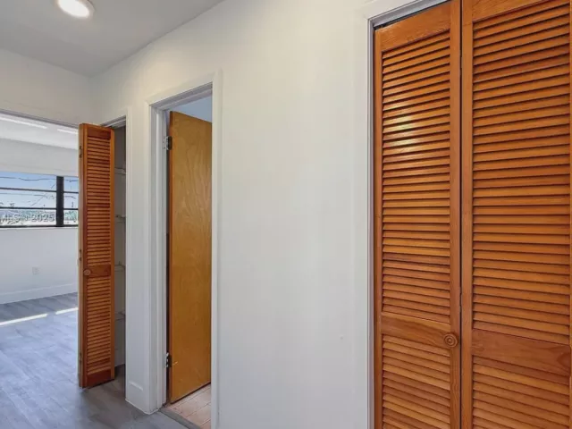 5-bedroom home for rent in Miami - 8877 SW 36th St - MondialRealty