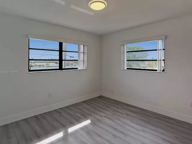 5-bedroom home for rent in Miami - 8877 SW 36th St - MondialRealty
