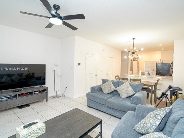 Home for rent at 2820 NW 180th St - photo 7479576